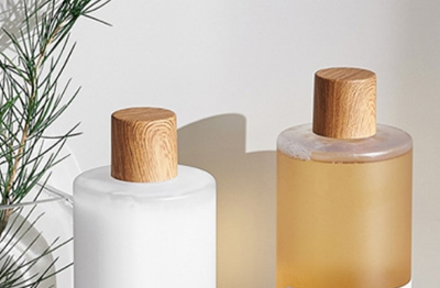 2005년에 설립되어 13000평방미터의 표준 공장 건물을 보유하고 있으며 화장품 포장 재료 기업 중 하나에서 연구 개발, 생산 및 판매를 수행하고 있습니다.