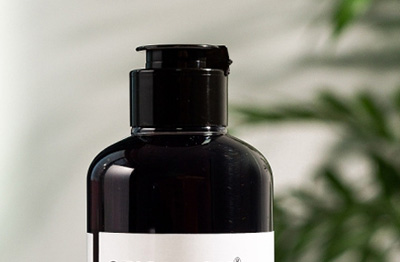 2005년에 설립되어 13000평방미터의 표준 공장 건물을 보유하고 있으며 화장품 포장 재료 기업 중 하나에서 연구 개발, 생산 및 판매를 수행하고 있습니다.